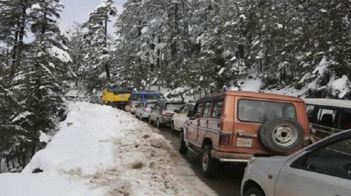 बर्फबारी के चलते जम्मू-श्रीनगर राष्ट्रीय राजमार्ग चौथे दिन भी बंद 1 Hello Uttarakhand News »